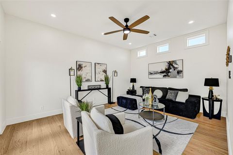 Tiny photo for 5617 Val Verde Street, Houston, TX 77057 (MLS # 30960307)