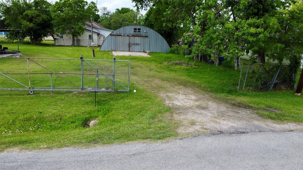 Photo of 400 Dreamland Avenue, Crosby, TX 77532 (MLS # 35826554)