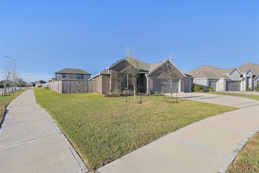 Photo of 9527 Twilight Briar Lane, Baytown, TX 77521 (MLS # 20607731)