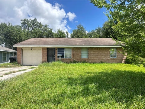 Photo of 3127 Groton Drive, Houston, TX 77051 (MLS # 93462315)