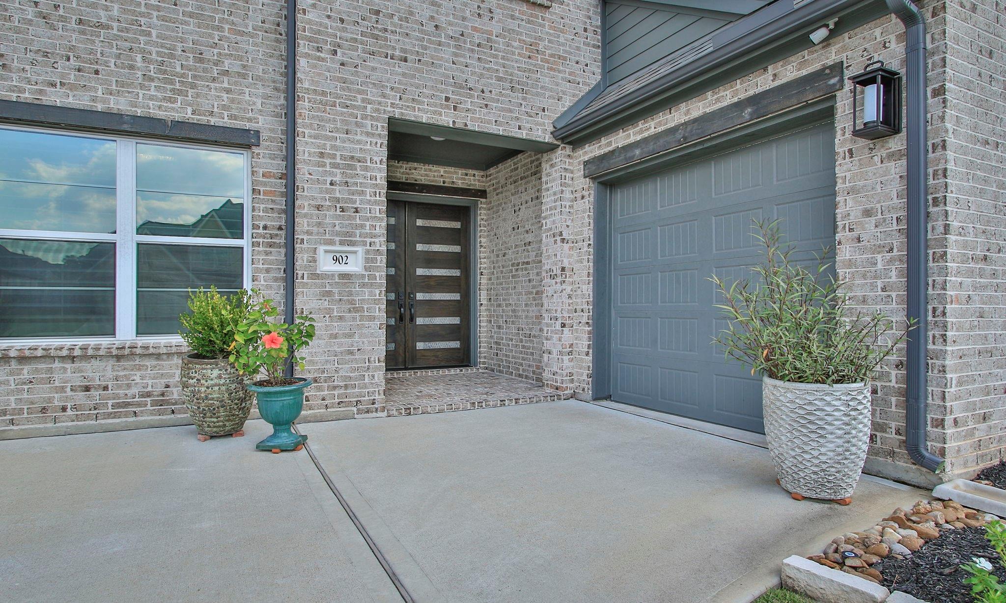 902 Falcon Hollow Lane