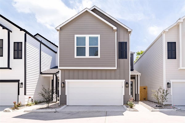8124 ESTHER ACRES LN, HOUSTON, TX 77088 - Image 1c7166d097ec2f97bca25322dc44b4f4/697712785