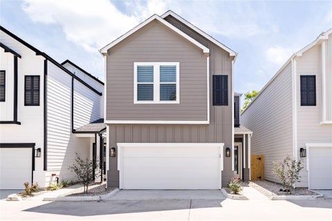 Photo of 8124 Esther Acres Lane, Houston, TX 77088 (MLS # 79941729)
