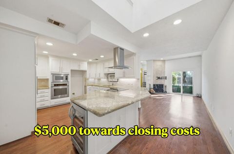Photo of 2220 Bering Drive #34, Houston, TX 77057 (MLS # 86368536) Photo of 2220 Bering Drive #34, Houston, TX 77057 (MLS # 86368536)