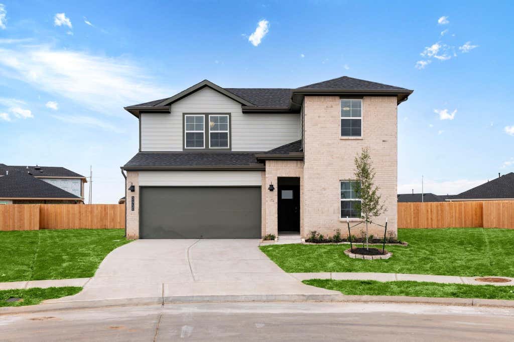 Photo of 31730 Carlisle Cove Ct Ct, Fulshear, TX 77441 (MLS # 80999458)