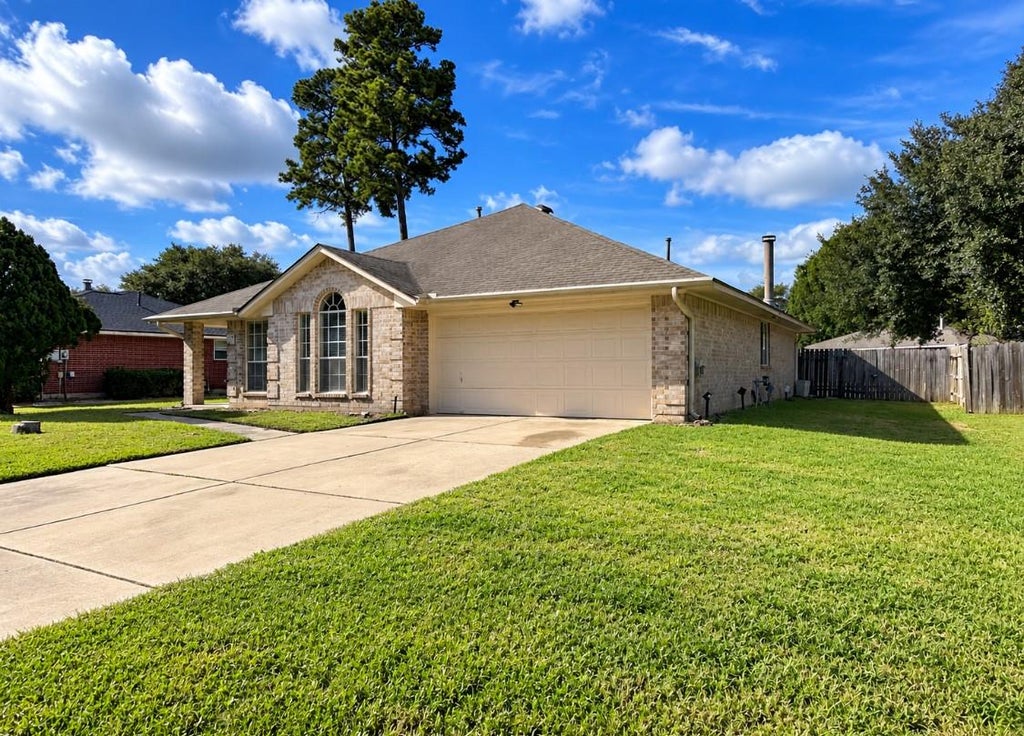 Photo of 2206 Friarwood Trail, Houston, TX 77339 (MLS # 84491203)