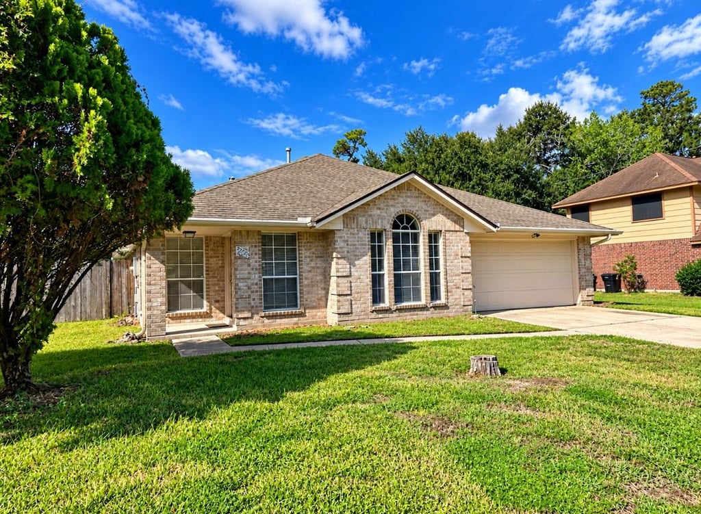 Photo of 2206 Friarwood Trail, Houston, TX 77339 (MLS # 84491203)