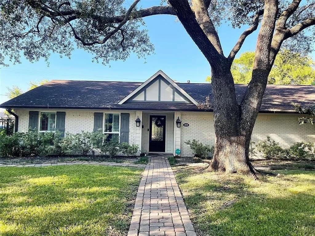 Photo of 5616 Pine Street, Houston, TX 77081 (MLS # 17293159)