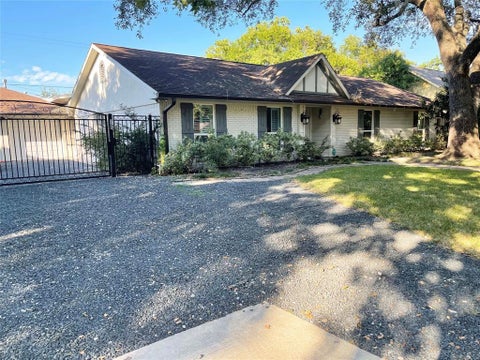 Photo of 5616 Pine Street, Houston, TX 77081 (MLS # 17293159)