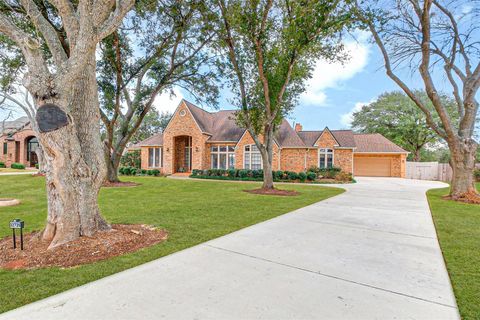 Photo of 32726 Weybridge Street, Fulshear, TX 77441 (MLS # 93645653)