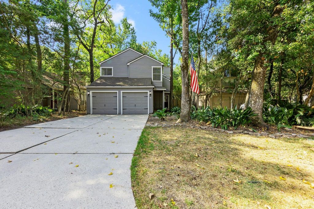 Photo of 15 Breezy Point Place, The Woodlands, TX 77381 (MLS # 17242993)