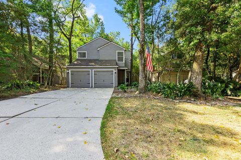 Photo of 15 Breezy Point Place, The Woodlands, TX 77381 (MLS # 17242993)