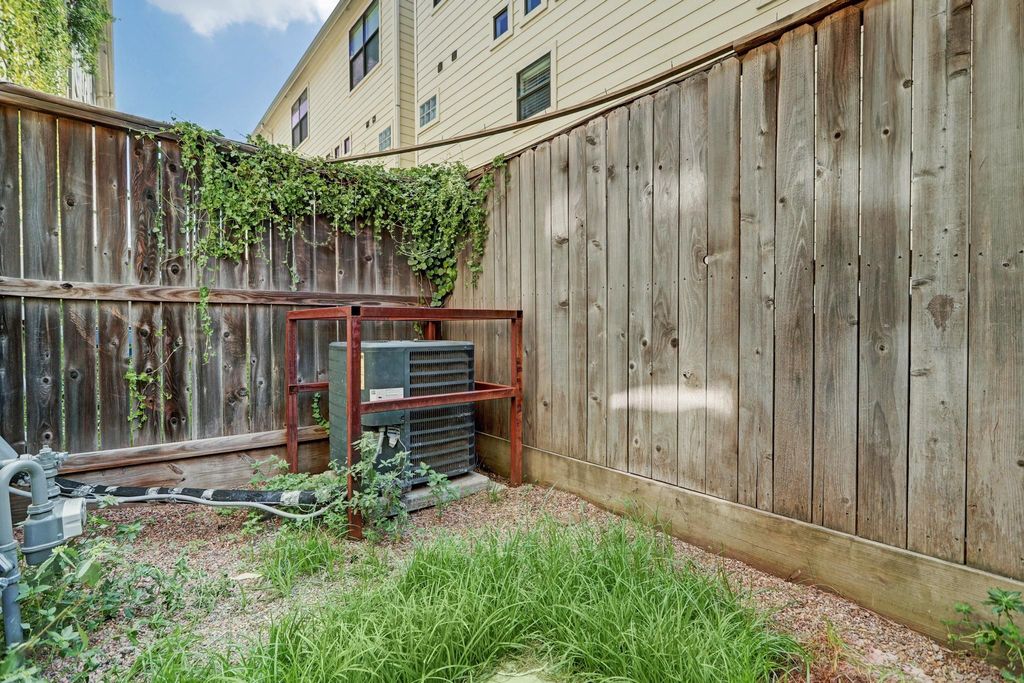 Photo of 8715 Meadowcroft Drive #901, Houston, TX 77063 (MLS # 58750651)