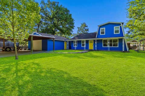 Homes For Sale - 235 South Circle Drive Dr<br/> Livingston, TX 77351