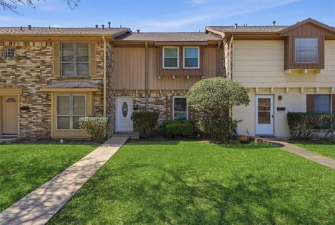 Townhouse For Sale - 1512 S 8th Street<br/> La Porte, TX 77571