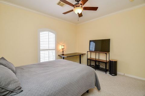 Tiny photo for 2831 Briarhurst Park, Houston, TX 77057 (MLS # 26342176)