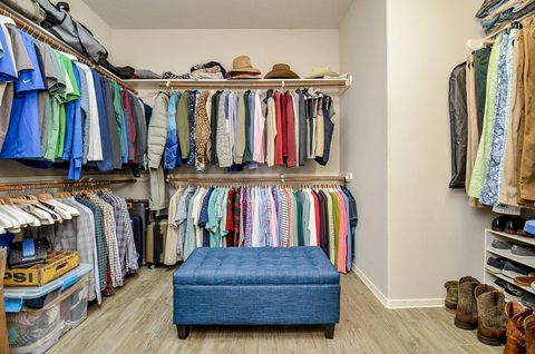 Tiny photo for 2831 Briarhurst Park, Houston, TX 77057 (MLS # 26342176)