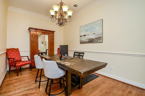 Tiny photo for 2831 Briarhurst Park, Houston, TX 77057 (MLS # 26342176)