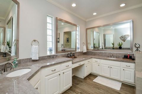 Tiny photo for 2831 Briarhurst Park, Houston, TX 77057 (MLS # 26342176)