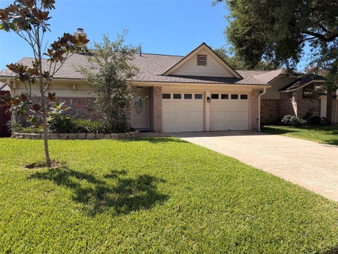 Photo of 2430 Planters Row, Sugar Land, TX 77478 (MLS # 24456757)