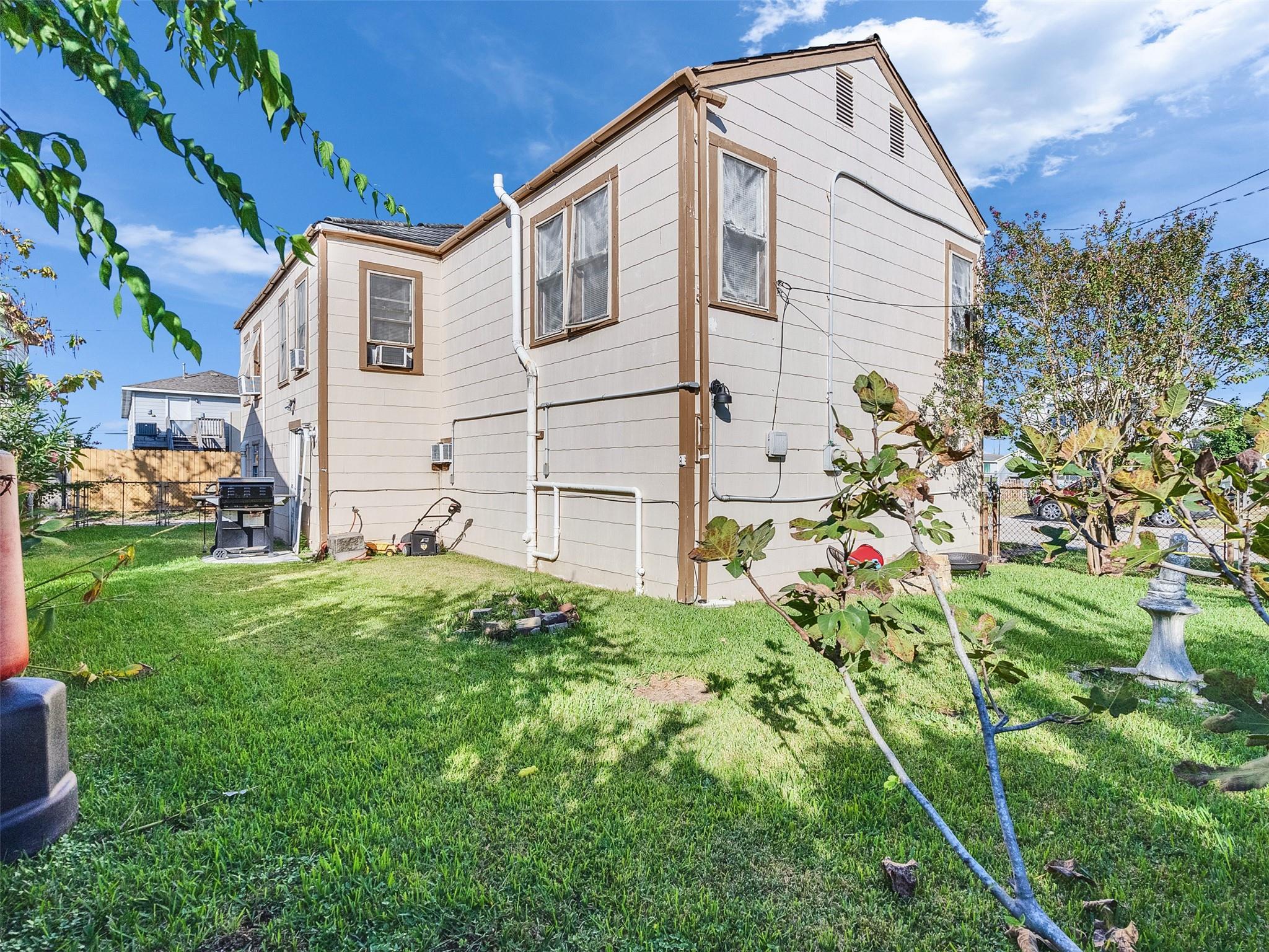 5019 Avenue M 1/2