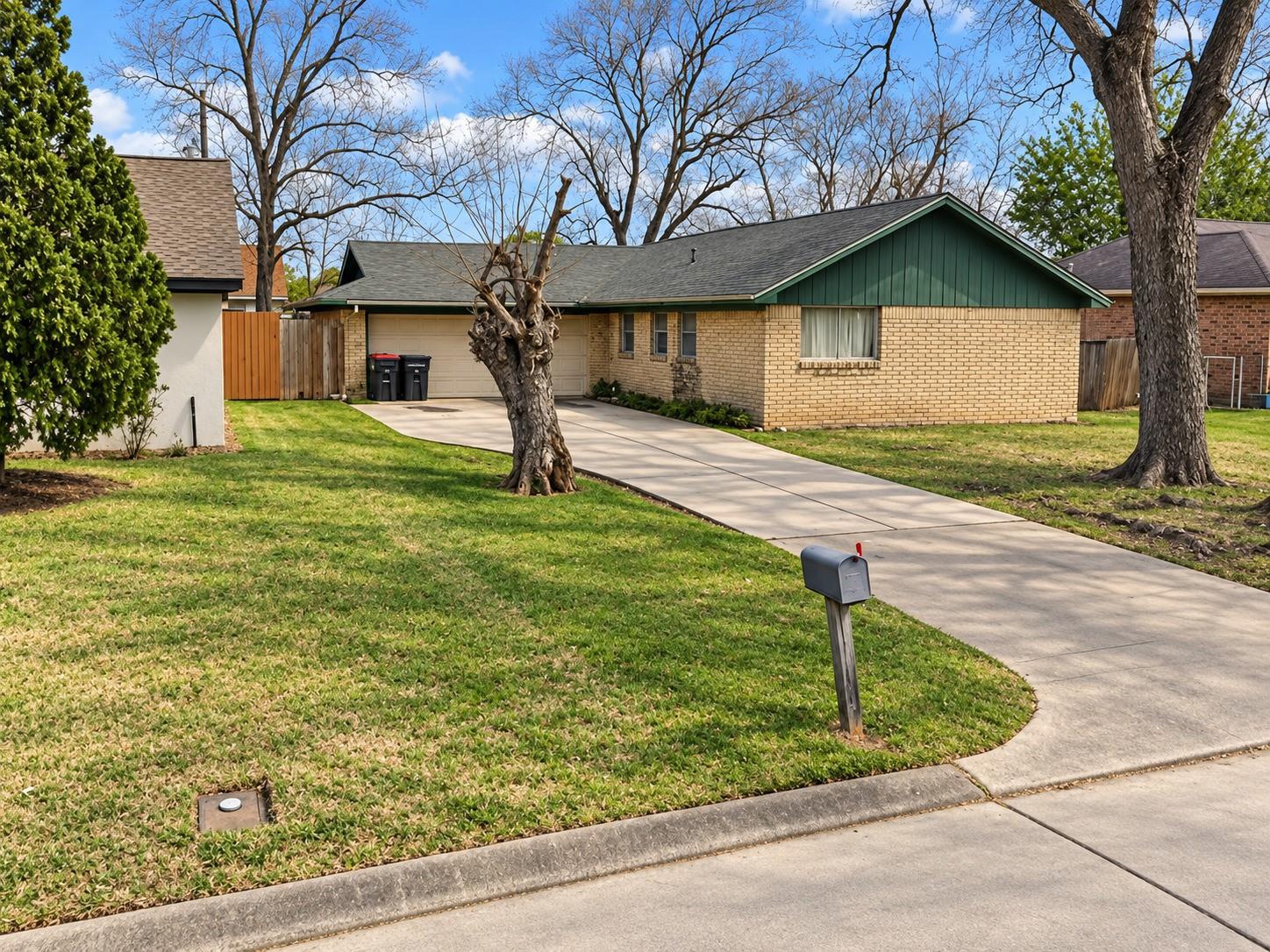 5400 Hemlock Drive