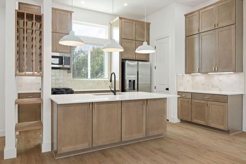 Photo of 2121 Hoskins Drive, Houston, TX 77080 (MLS # 35669825)