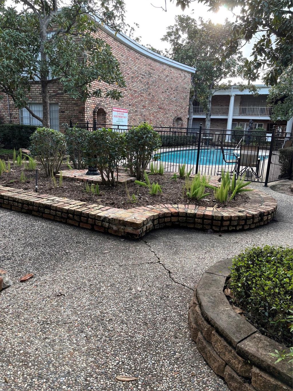 Photo of 2121 Fountain View Drive #39, Houston, TX 77057 (MLS # 68623842)