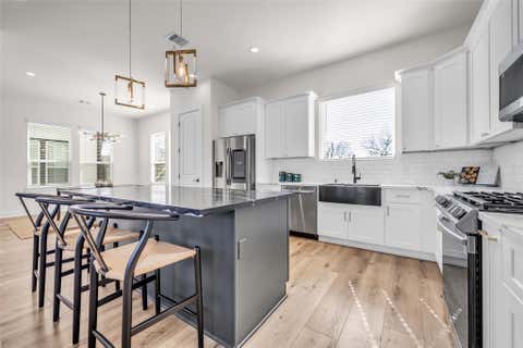 Photo of 724 E 33rd Street, Houston, TX 77022 (MLS # 9949897)