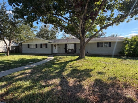 Photo of 1001 Huck ST, Cuero, TX 77954 (MLS # 13378234)
