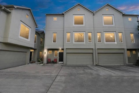 Photo of 4422 Center Street, Houston, TX 77007 (MLS # 30906875)