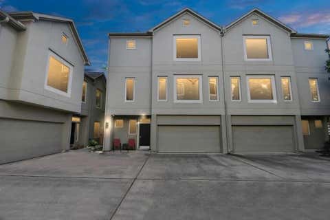 Photo of 4422 Center Street, Houston, TX 77007 (MLS # 30906875)