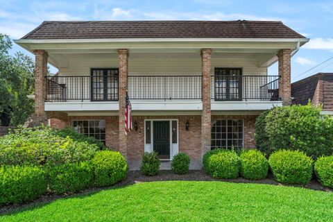 Photo of 3802 Pecan Valley Drive, Missouri City, TX 77459 (MLS # 20608804)