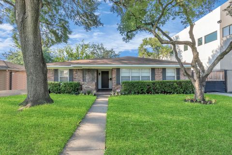 Photo of 4611 Merwin Street, Houston, TX 77027 (MLS # 55711920)