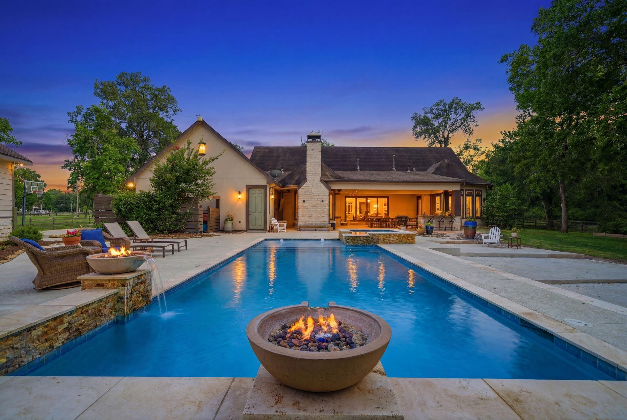 5018 Woodside Lane
