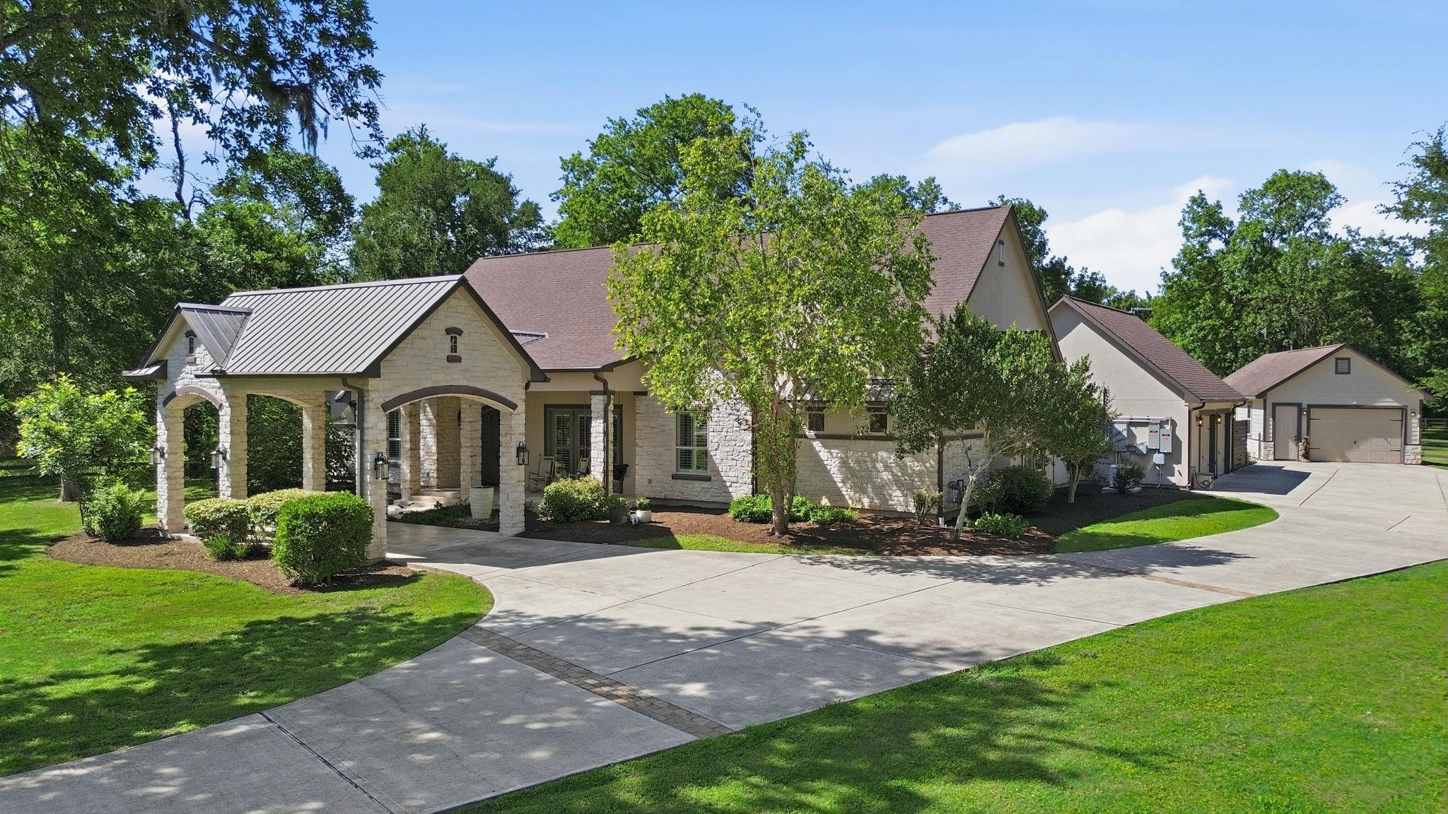 5018 Woodside Lane