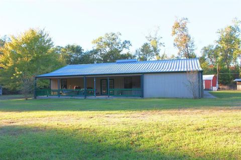 Photo of 1493 Mollywood Road, Zavalla, TX 75980 (MLS # 77606994)