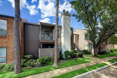 Photo of 1201 Bering Drive #68, Houston, TX 77057 (MLS # 49429945)