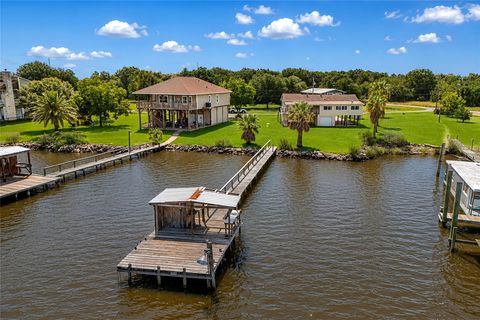 Photo of 8805 Harbour Drive, Dickinson, TX 77539 (MLS # 9705955)