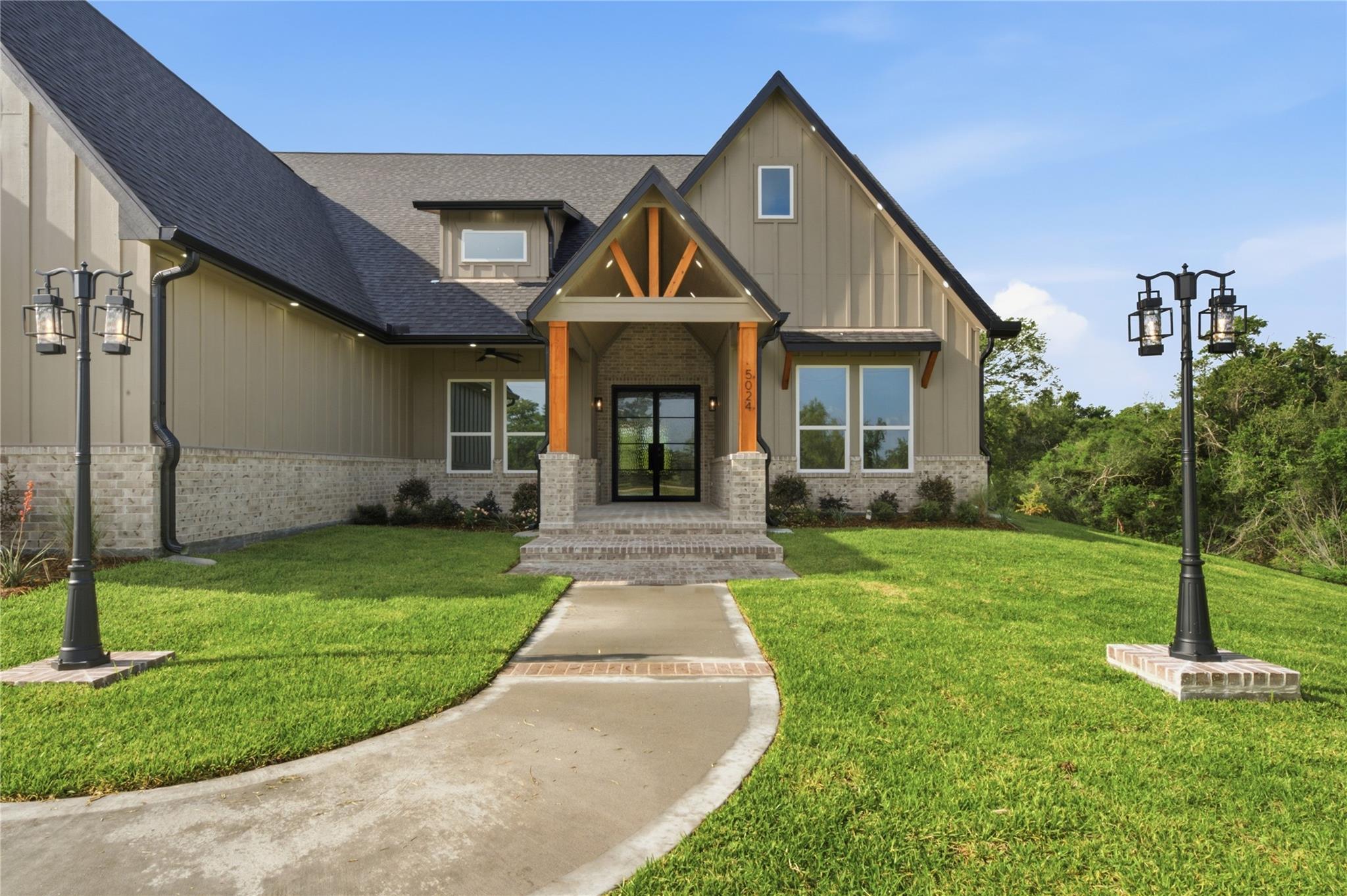 5024 Texana Dr