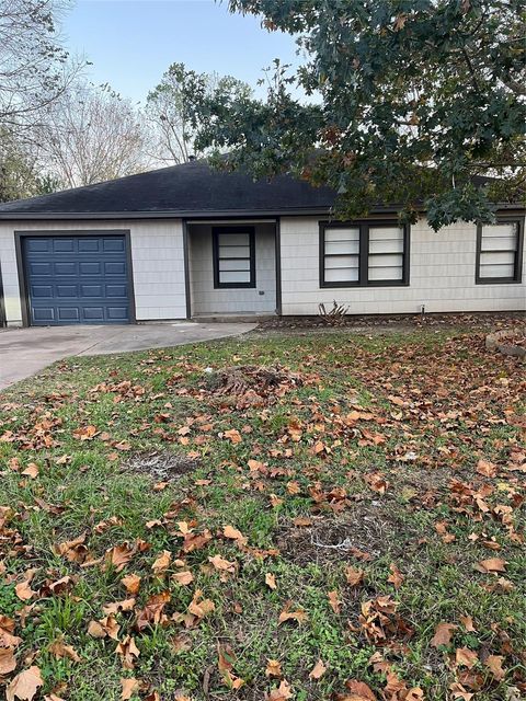 Photo of 902 Alice Street, Sweeny, TX 77480 (MLS # 16558553)