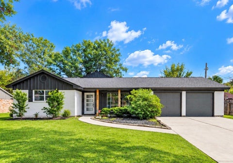 Photo of 910 Cedar Lane, El Lago, TX 77586 (MLS # 63975763)