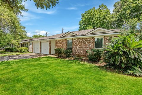Photo of 9666 Windswept Lane, Houston, TX 77063 (MLS # 55060421)