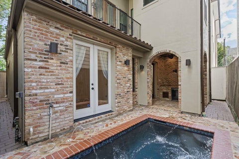 Photo of 4122 Floyd Street #A, Houston, TX 77007 (MLS # 69194118)