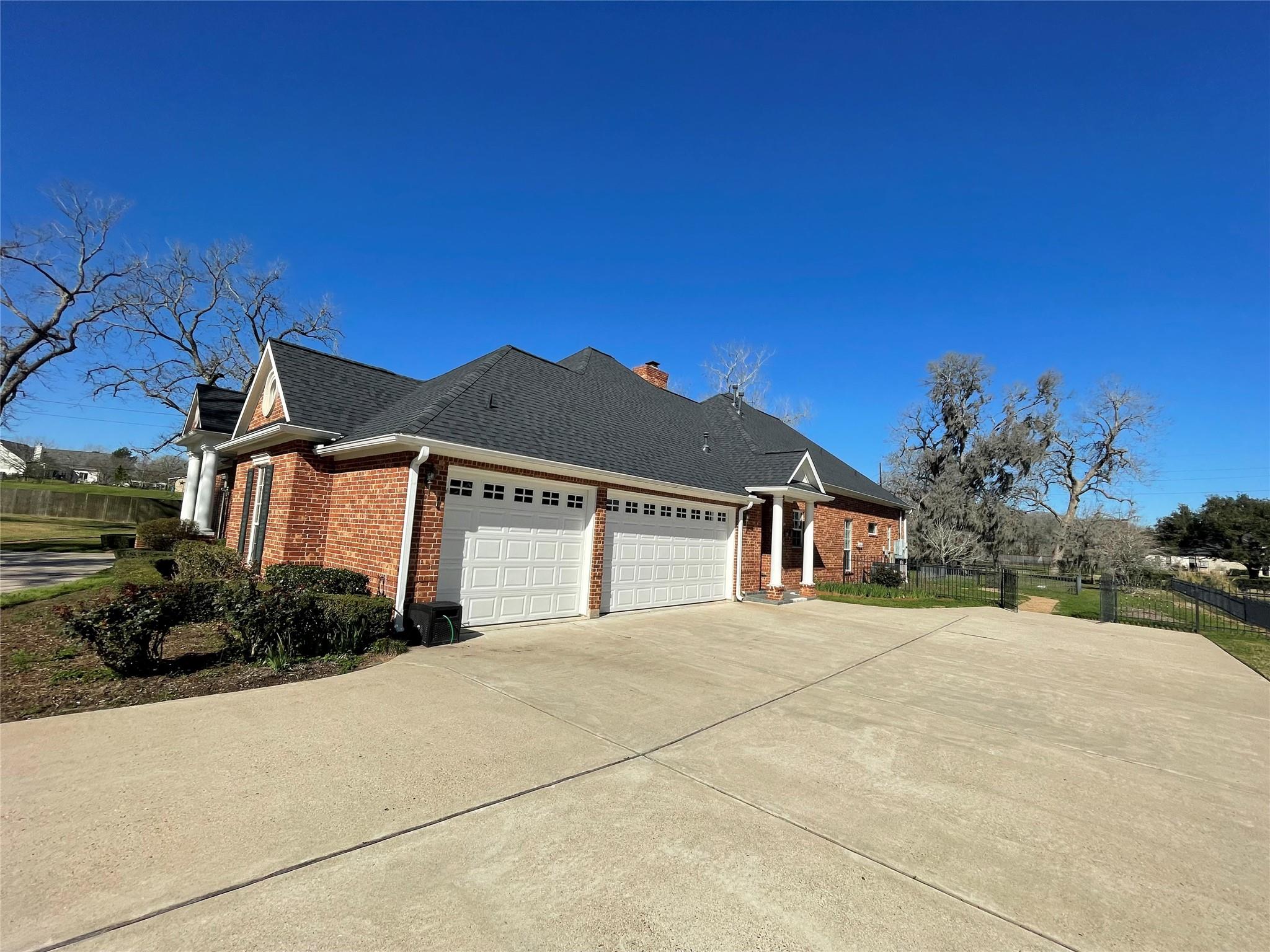 33218 W Forest Court