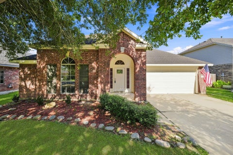 Photo of 318 Magnolia Estates Drive, League City, TX 77573 (MLS # 57752195)