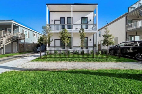 Photo of 920 Ave L #A, Galveston, TX 77550 (MLS # 26742811)