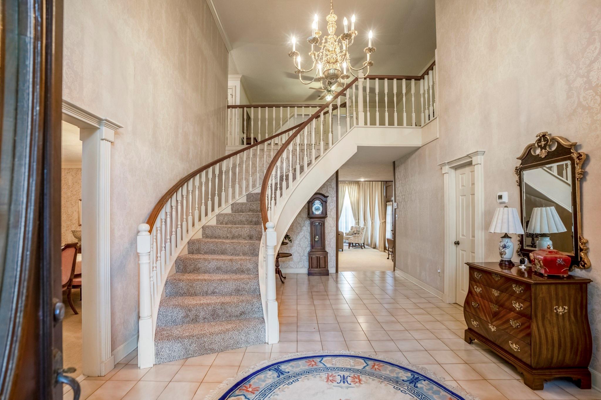 8417 Crescent Wood Lane