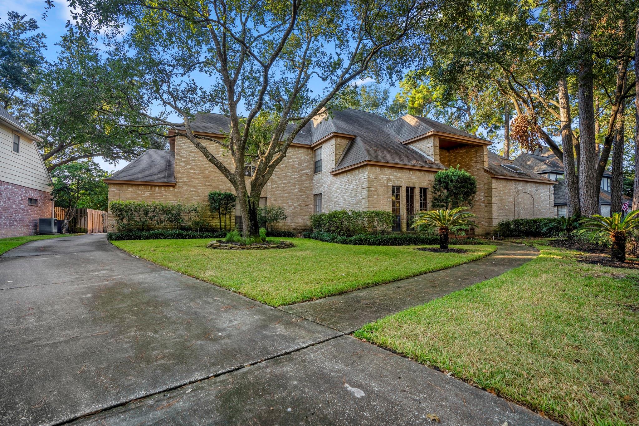 8417 Crescent Wood Lane