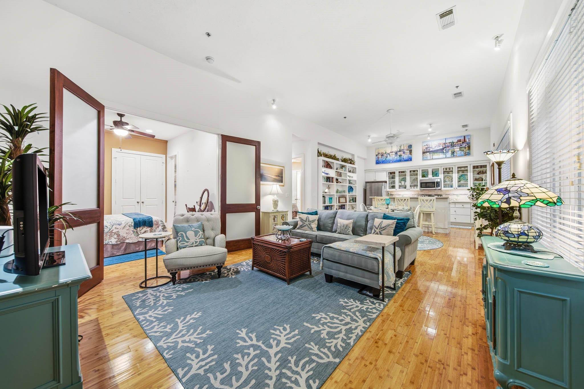 2208 Post Office Street 305